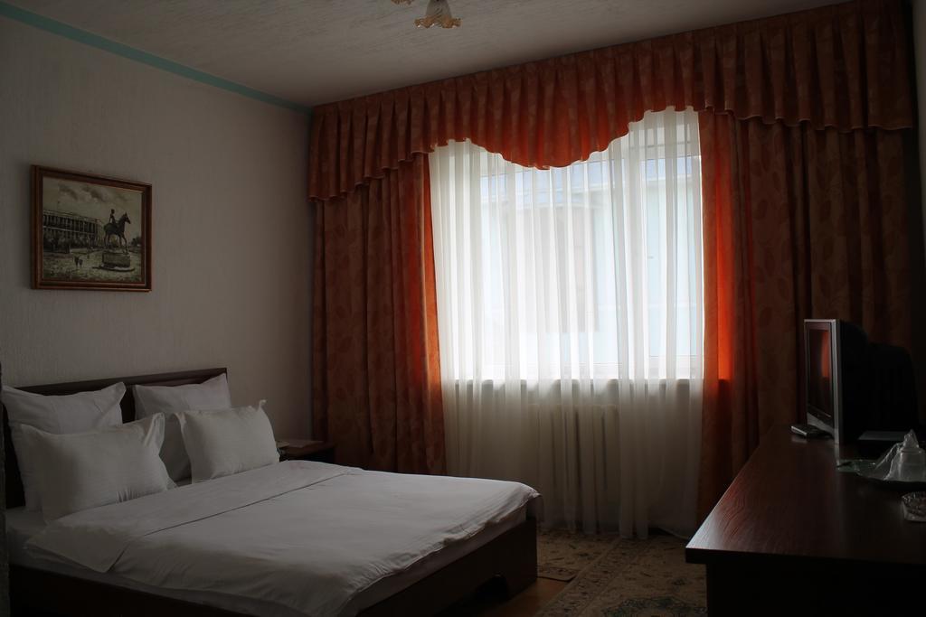Green Hotel Алматы Экстерьер фото
