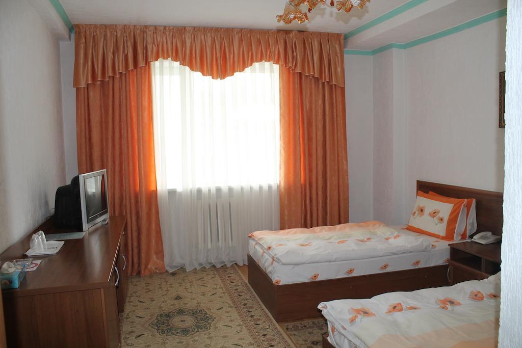 Green Hotel Алматы Экстерьер фото